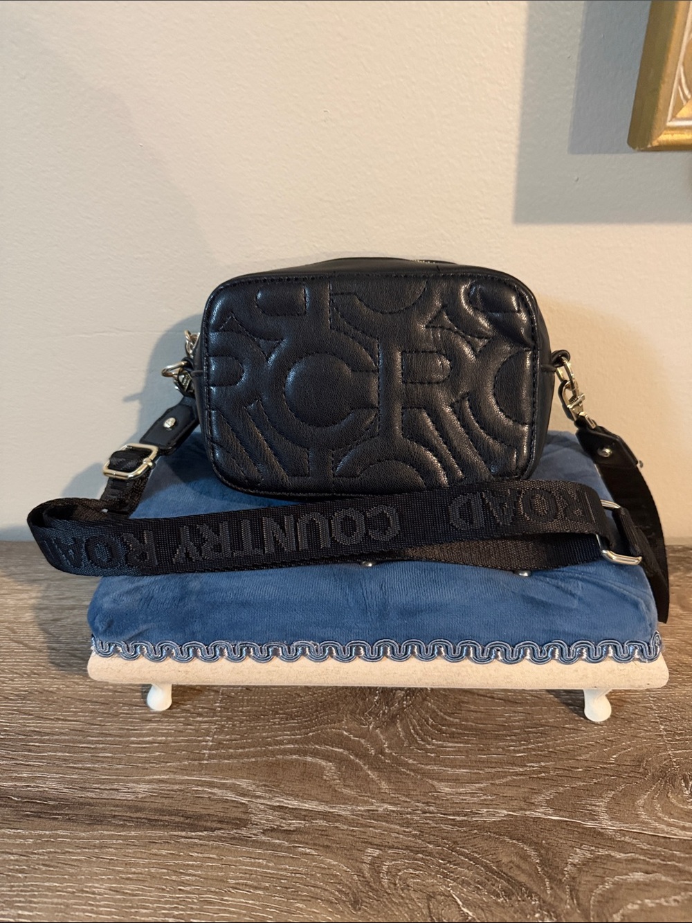 Country Road Black Faux Leather Small Camera Shoulder Bag Gold Hardware EUC 6x4